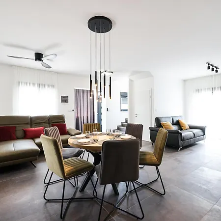 Villa Luma 2 Luxury House On The