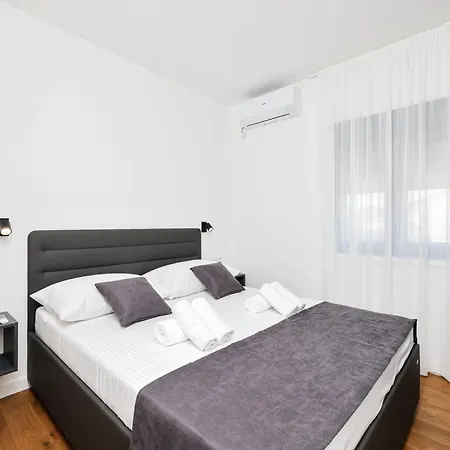 Luma 2 Luxury House On The