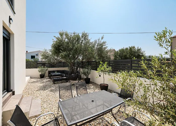 Luma 2 Luxury House On The Vila