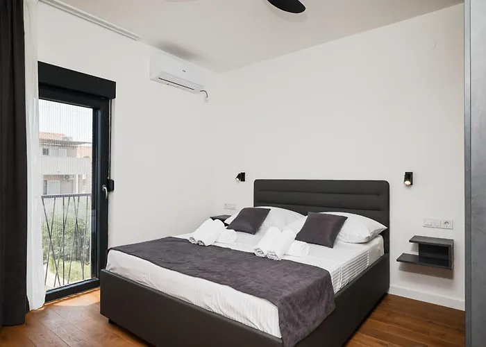 Luma 2 Luxury House On The *