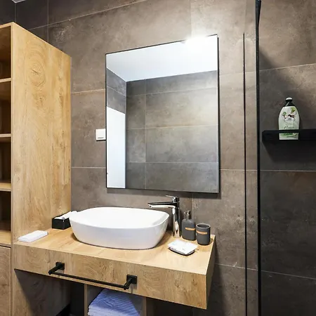 Luma 2 Luxury House On The