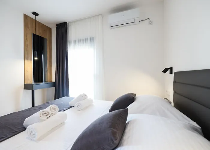 Luma 2 Luxury House On The