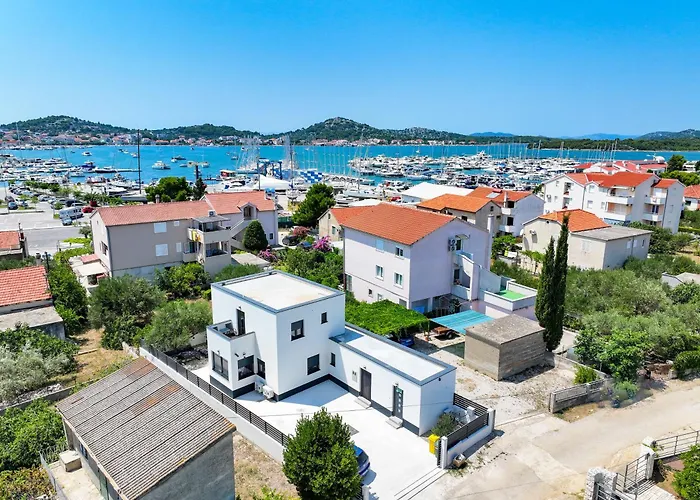 Luma 2 Luxury House On The Murter